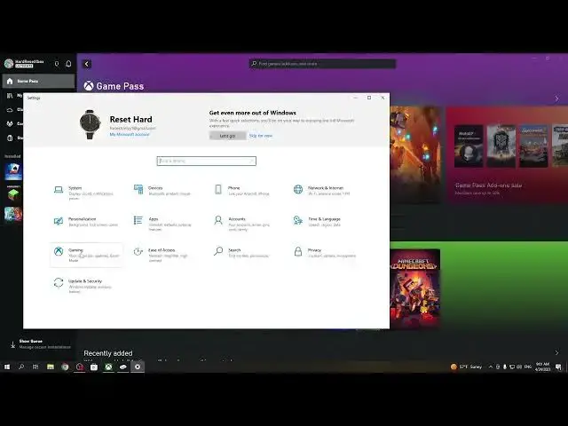 Video thumbnail for How To Activate & Use Xbox Game Bar | Xbox App