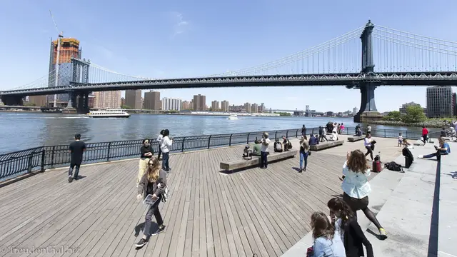 Video thumbnail for Brooklyn Bridge | New York