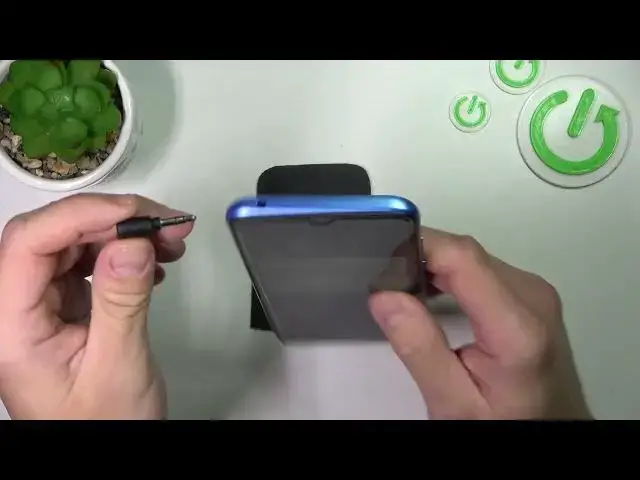 'Video thumbnail for How to Connect Headphones to REDMI 10A'