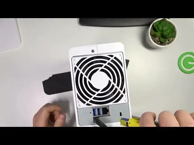 Video thumbnail for How to Set Up SYNOLOGY DS220j for the First Time - Synology NAS Cable Connection Guide