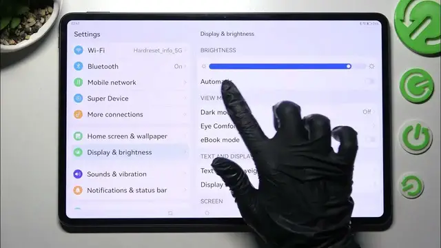 Video thumbnail for How to Manage Auto Brightness in HUAWEI MatePad Pro 12.6 – Automatic Screen Brightness
