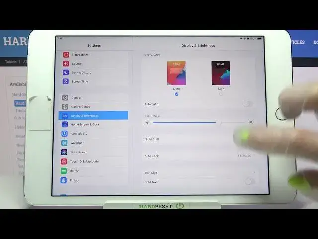 'Video thumbnail for How to Change Font Size on iPad 4 Mini - iOS Text Size Settings'