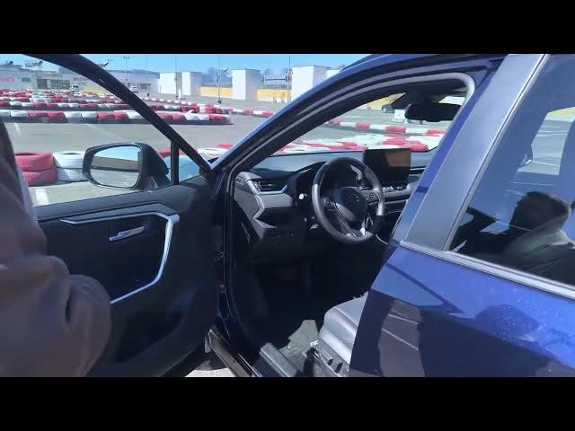 Video thumbnail for Suzuki Across – Emergency Unlock & Start with Dead Key Fob