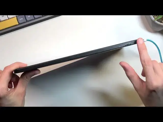 Video thumbnail for How to Insert SD Card into Odys Thanos 10