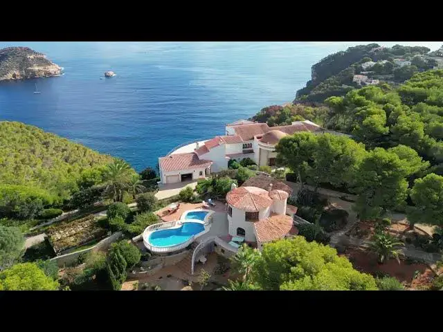 'Video thumbnail for DESCUBRE LAS VILLAS DE LUJO CON VISTAS AL MAR MÁS EXCLUSIVAS EN LA COSTA BLANCA by COSTA HOUSES ®️'