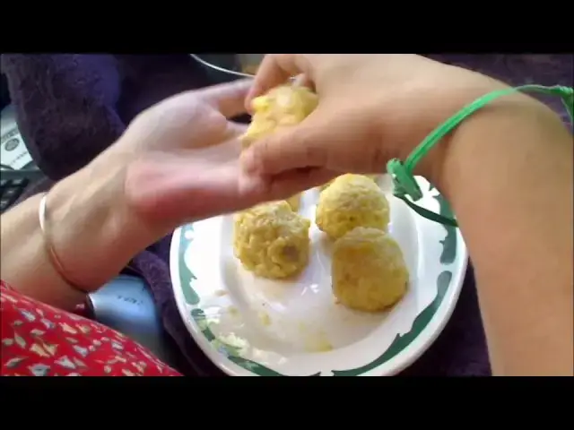 Video thumbnail for Preparing Risotto Rice Balls