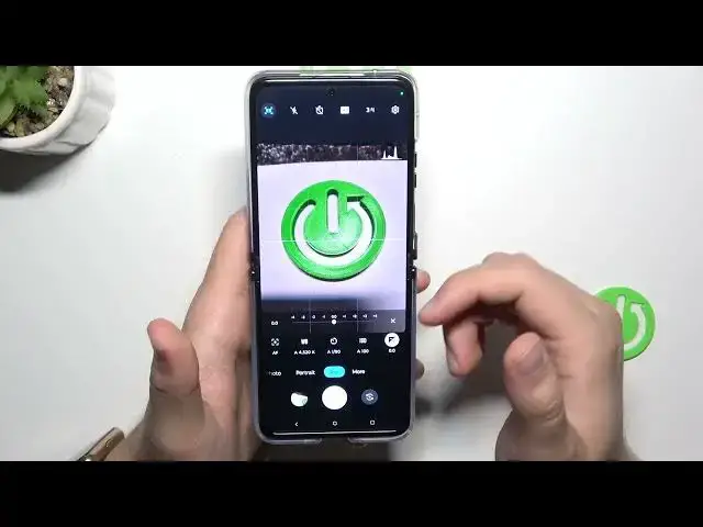 Video thumbnail for MOTOROLA Razr 40 Ultra - Camera Pro Mode Overview