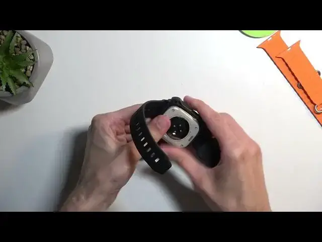 Video thumbnail for Apple Watch Ultra 2  Spigen Case - Failed Installation