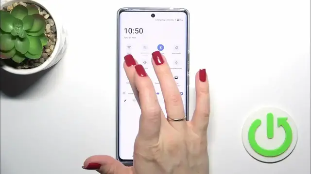 Video thumbnail for How to Switch On the Flashlight on VIVO V29
