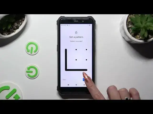 Video thumbnail for How to Set Up a Screen Lock on a FOSSIBOT F101