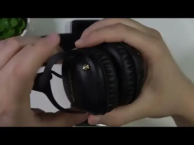 Video thumbnail for How to Power On & Off Marshall MID ANC?