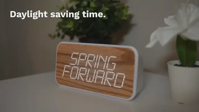 Video thumbnail for Beetroot dip with garlic bread and almonds