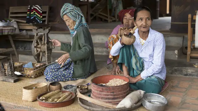 Video thumbnail for Dorf der Minnanthu bei Bagan | Myanmar