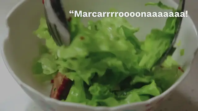 Video thumbnail for Nudelsalat mit Kichererbsen und Sumach-Zwiebeln: