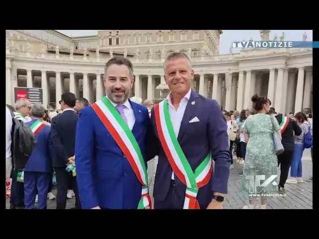 'Video thumbnail for Adrano. Visita al municipio del sindaco di Martellago (Venezia), Andrea Saccarola. Ad accoglierlo il'