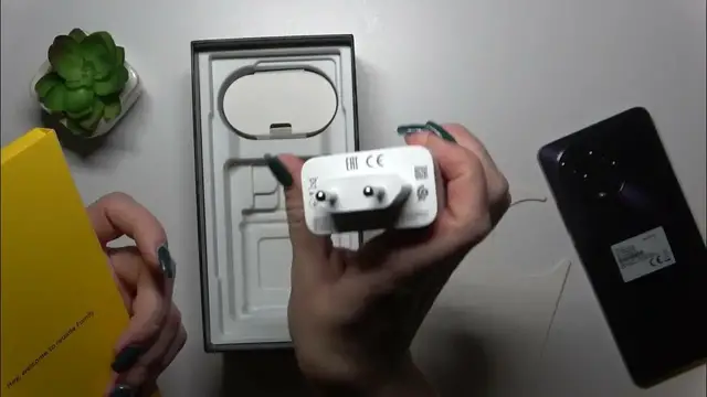 Video thumbnail for Does REALME 11 Come with Charger?