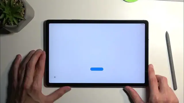 Video thumbnail for SAMSUNG Galaxy Tab S9 FE Unboxing