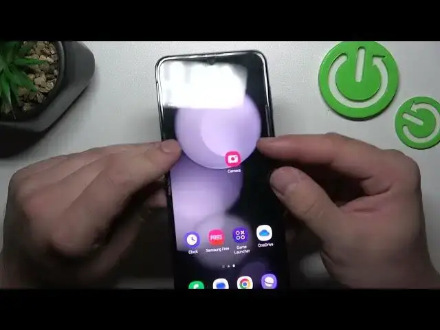 Video thumbnail for Samsung Galaxy Z Flip 5 - Does It Have Headphones Jack