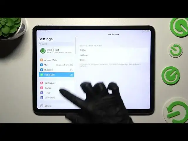 Video thumbnail for How to Turn On / Turn Off Automatic Text Correction on the iPad Pro 11'' 2022