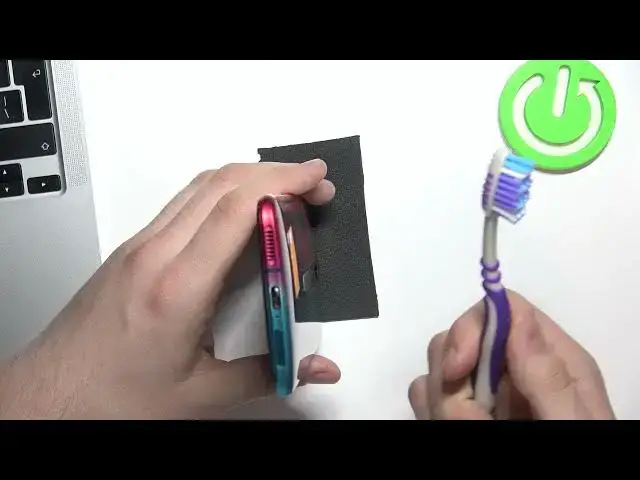 Video thumbnail for How to Clean the USB Charging Port of the NUBIA Red Magic 5S Using Household Items