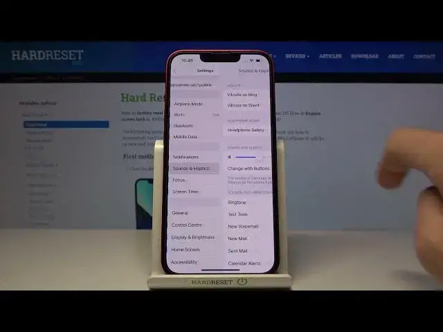 Video thumbnail for How to Manage Keyboard Clicks on iPhone 13 - Turn On/Off Dial Pad Tones in iOS15