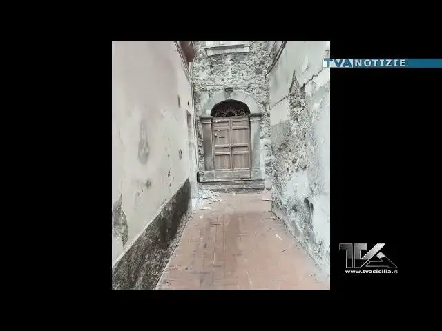 Video thumbnail for Adrano. La Segnalazione. “Discarica e cattivi odori in via Greco”