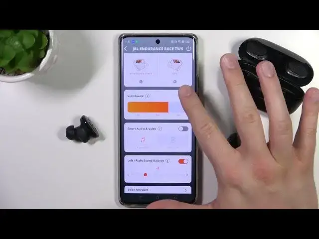 Video thumbnail for How to Enable & Disable Voice Aware on JBL Endurance Race?