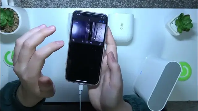 Video thumbnail for How to Use the Camera Flashlight on ARLO Pro 3