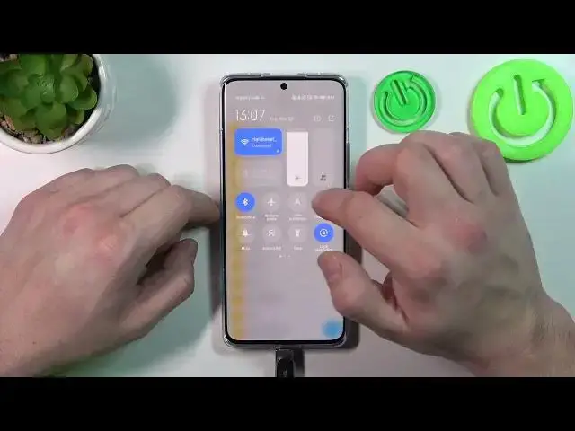 'Video thumbnail for How to Connect Pendrive to XIAOMI 13 Pro'