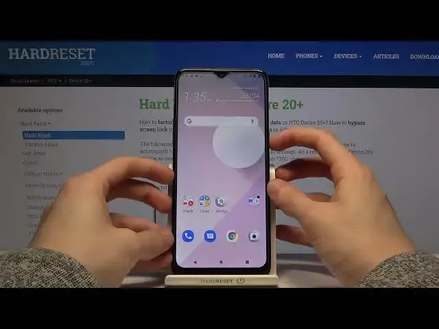 Video thumbnail for How to Change Wallpaper on HTC Desire 20+ - Set Up Wallpaper on Lock Screen