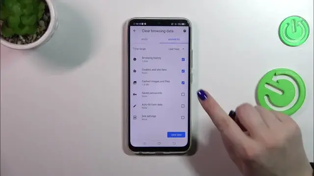 Video thumbnail for How to Delete Browsing Data on VIVO Y19 - Clearing History, Cache & Cookies, Credentials and more!