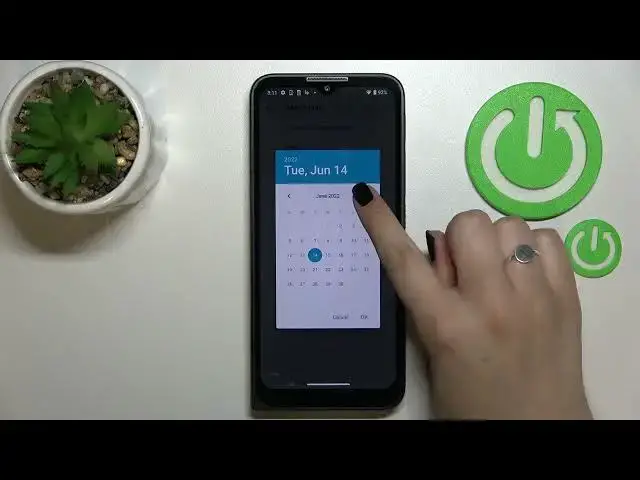 Video thumbnail for How to Open Date and Time Settings on MOTOROLA Defy - Set Up Date and Time