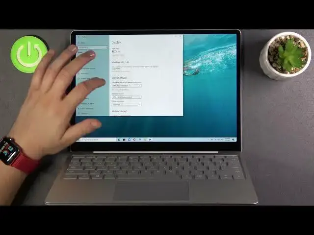 Video thumbnail for How to Change Scale on MICROSOFT Surface Go - Make Text and Apps Bigger on Surface Display