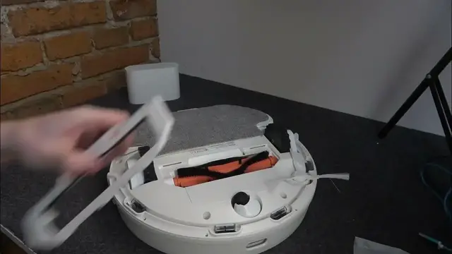 Video thumbnail for Mastering Maintenance: How to Remove & Attach the Main Brush on XIAOMI S10 Vacuum!
