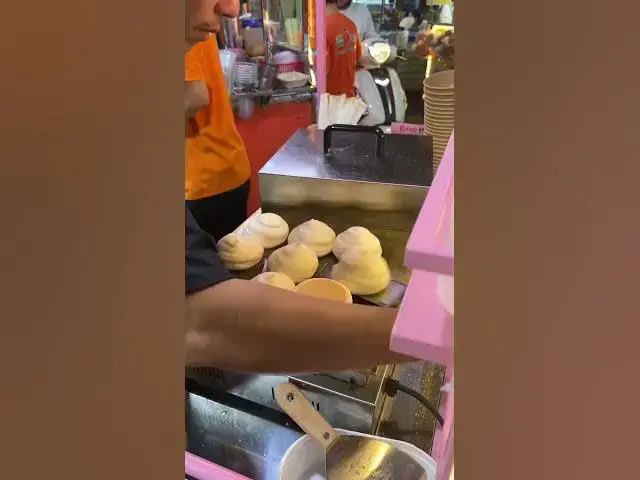 'Video thumbnail for These Vietnamese Soufflés Are the Fluffiest Things You'll Ever Eat | Bánh Mây Soufflé #foodshorts'