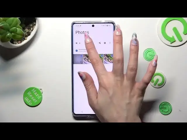 'Video thumbnail for How to Select and Delete Multiple Photos at Once in Gallery on a VIVO X90 Pro'