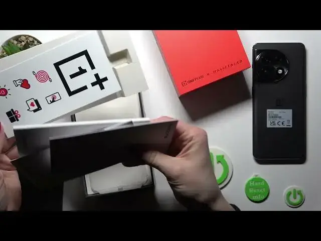 'Video thumbnail for Does OnePlus 11 Comes with Earbuds?'
