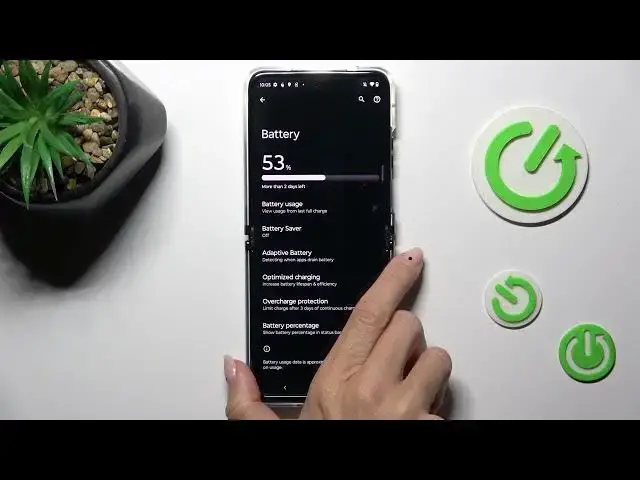 'Video thumbnail for How to Show Battery Percentage at the Status Bar on a MOTOROLA Razr 40 Ultra'