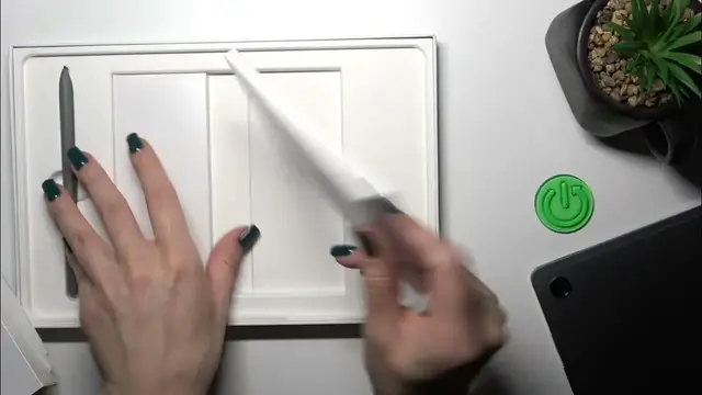 Video thumbnail for Does Samsung Galaxy Tab S9 FE Come with Charger?