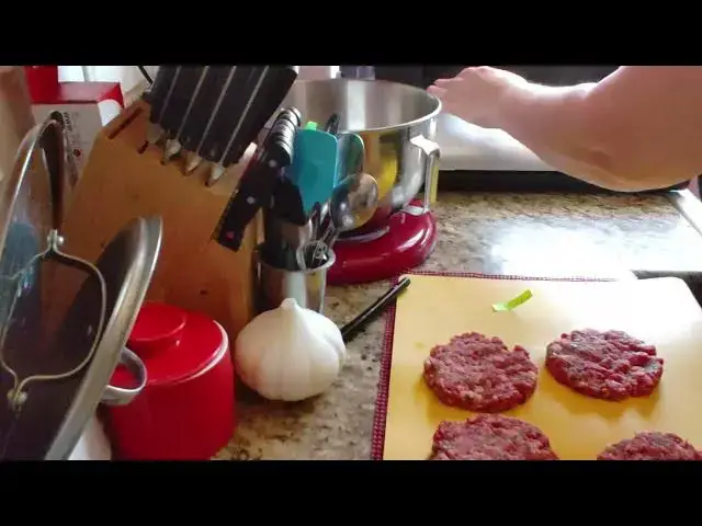 Video thumbnail for How to Freeze and Vacuum Seal Burgers