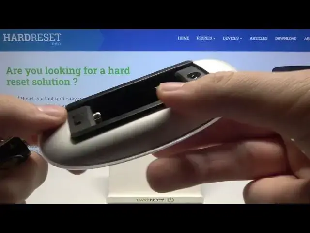 Video thumbnail for Apple Magic Mouse - How to Input Batteries