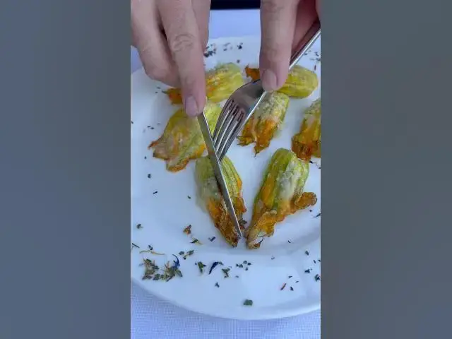 Video thumbnail for Fiori di zucca con ricotta gratinati al forno 🔝 #food #fioridizucca
