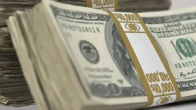 Video thumbnail for Don't Keep Your MONEY In The BANK. Do This!