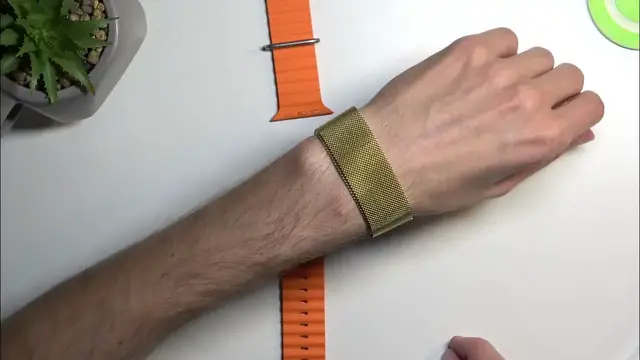 Video thumbnail for APPLE Watch Ultra 2 Chinese Golden Strap Review