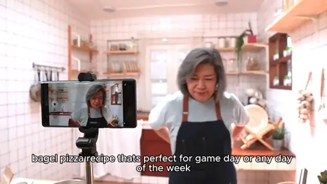 Video thumbnail for bagel pizza recipe