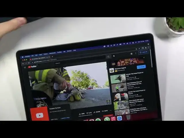 Video thumbnail for How to Connect JBL Charge 5 with MacBook?