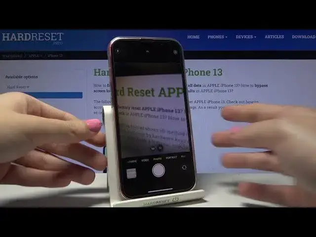 'Video thumbnail for iPhone 13 – Take Burst Shot'