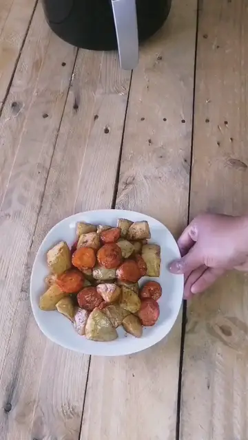 'Video thumbnail for Air fryer potatoes and carrots '