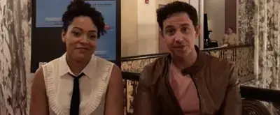 'Video thumbnail for Santino Fontana, Lilli Cooper, David Yazbek and More Talk Bringing TOOTSIE from the Screen to Stage'