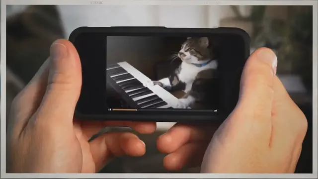 'Video thumbnail for Simply Piano vs. Yousician'